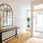 Convenient 4Br In Mont Royal Downtown