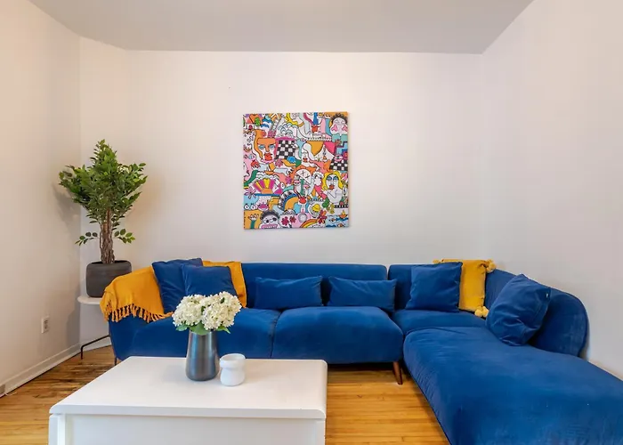 Convenient 4Br In Mont Royal Downtown