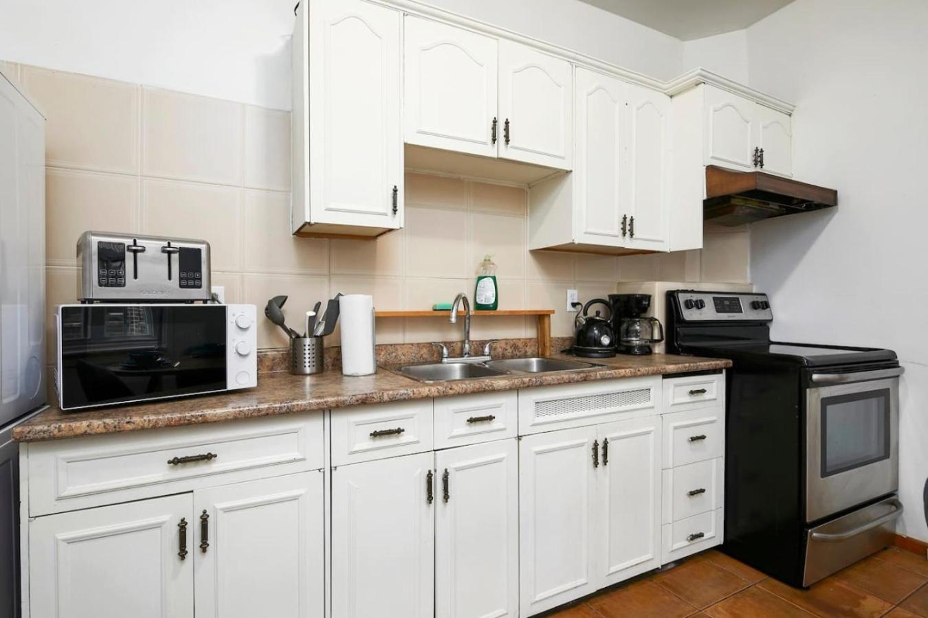 Appartement Convenient 4br In Mont Royal Downtown *