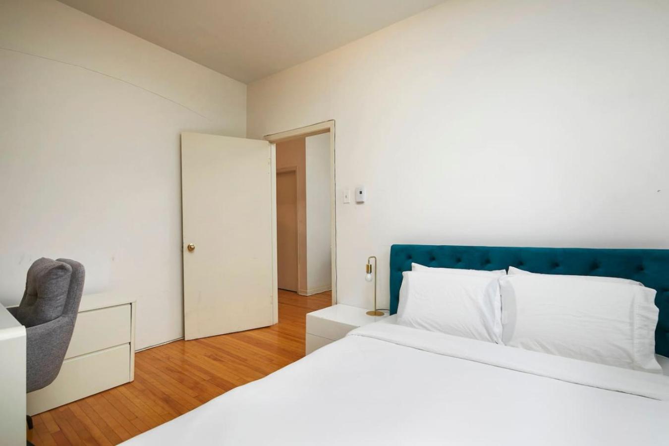 Appartement Convenient 4br In Mont Royal Downtown