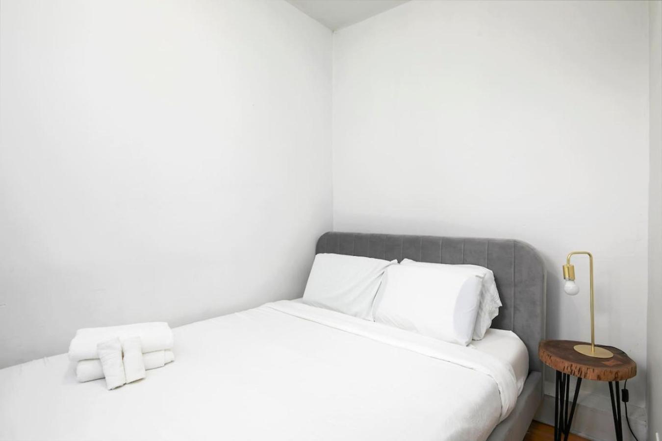 Convenient 4br In Mont Royal Downtown