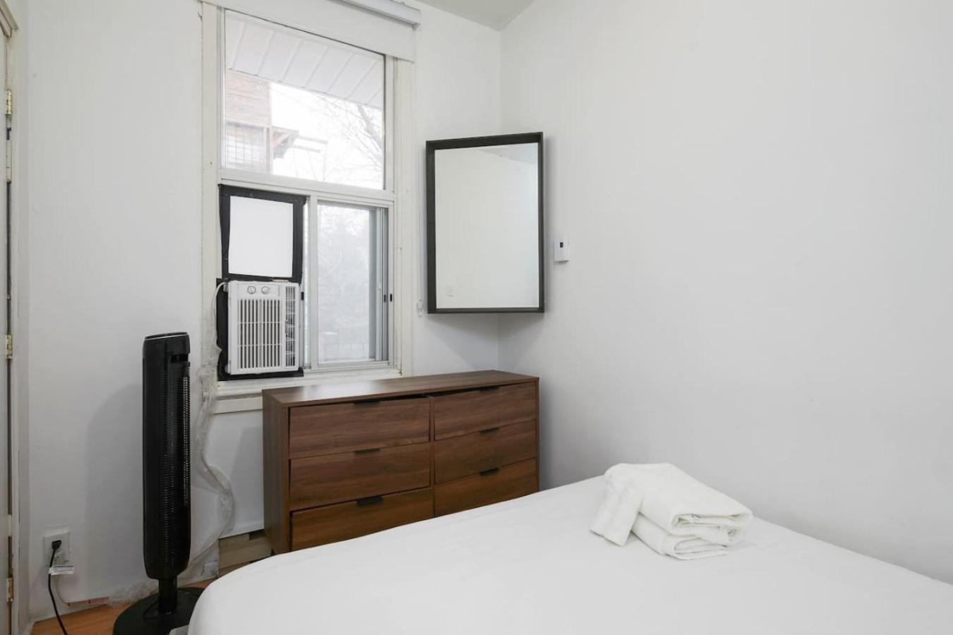 Appartement Convenient 4br In Mont Royal Downtown *