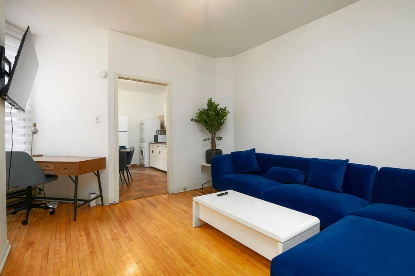 Convenient 4br In Mont Royal Downtown