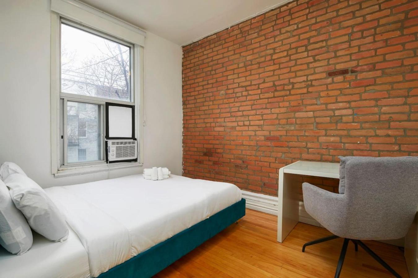 Convenient 4br In Mont Royal Downtown * Montréal