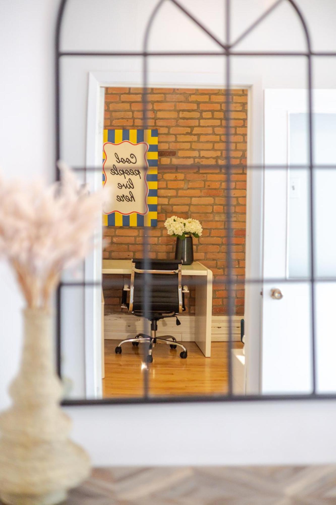 Convenient 4br In Mont Royal Downtown Appartement *