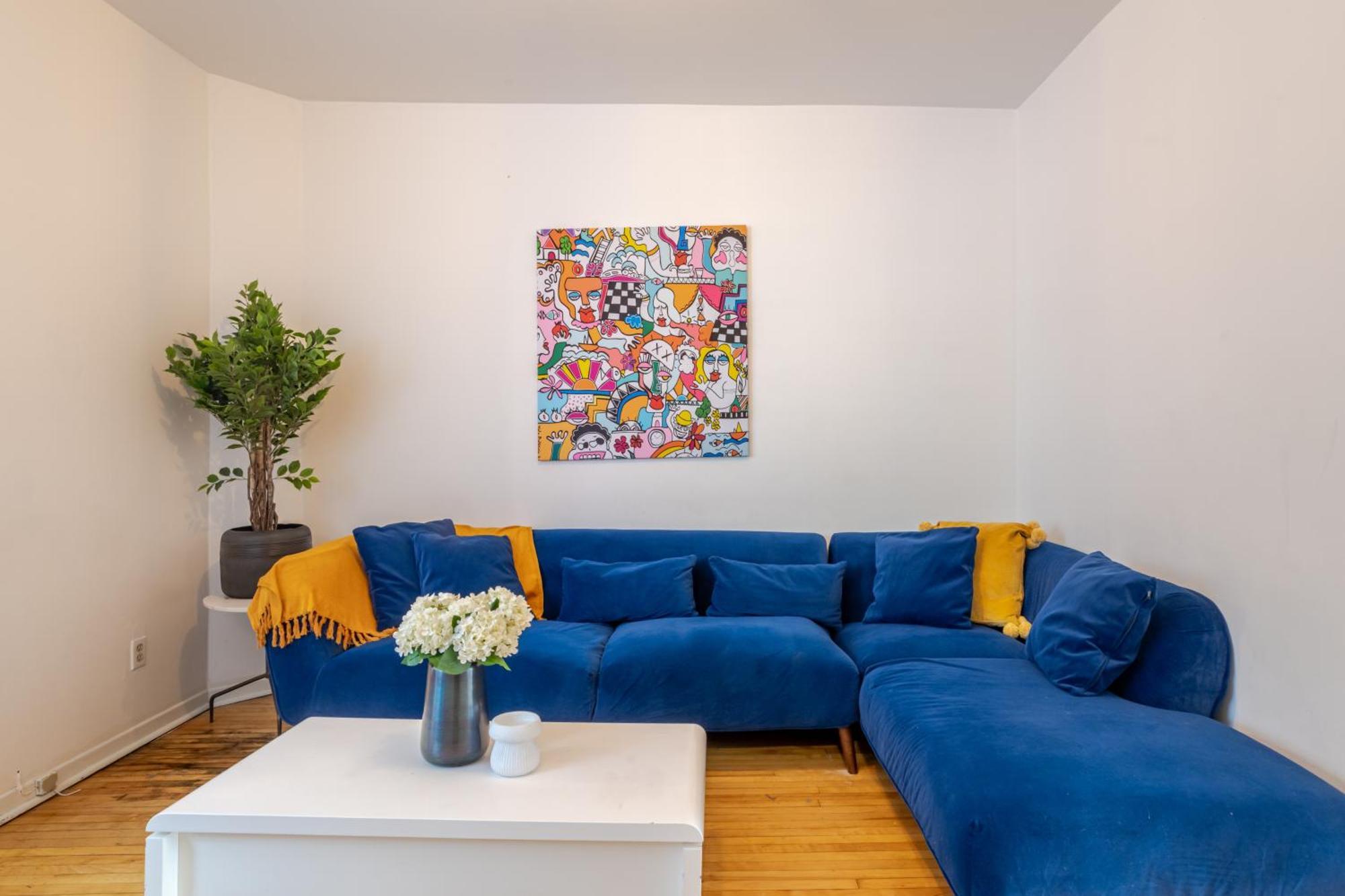 Appartement Convenient 4br In Mont Royal Downtown *