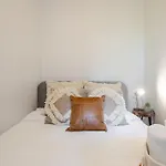 Convenient 4Br In Mont Royal Downtown