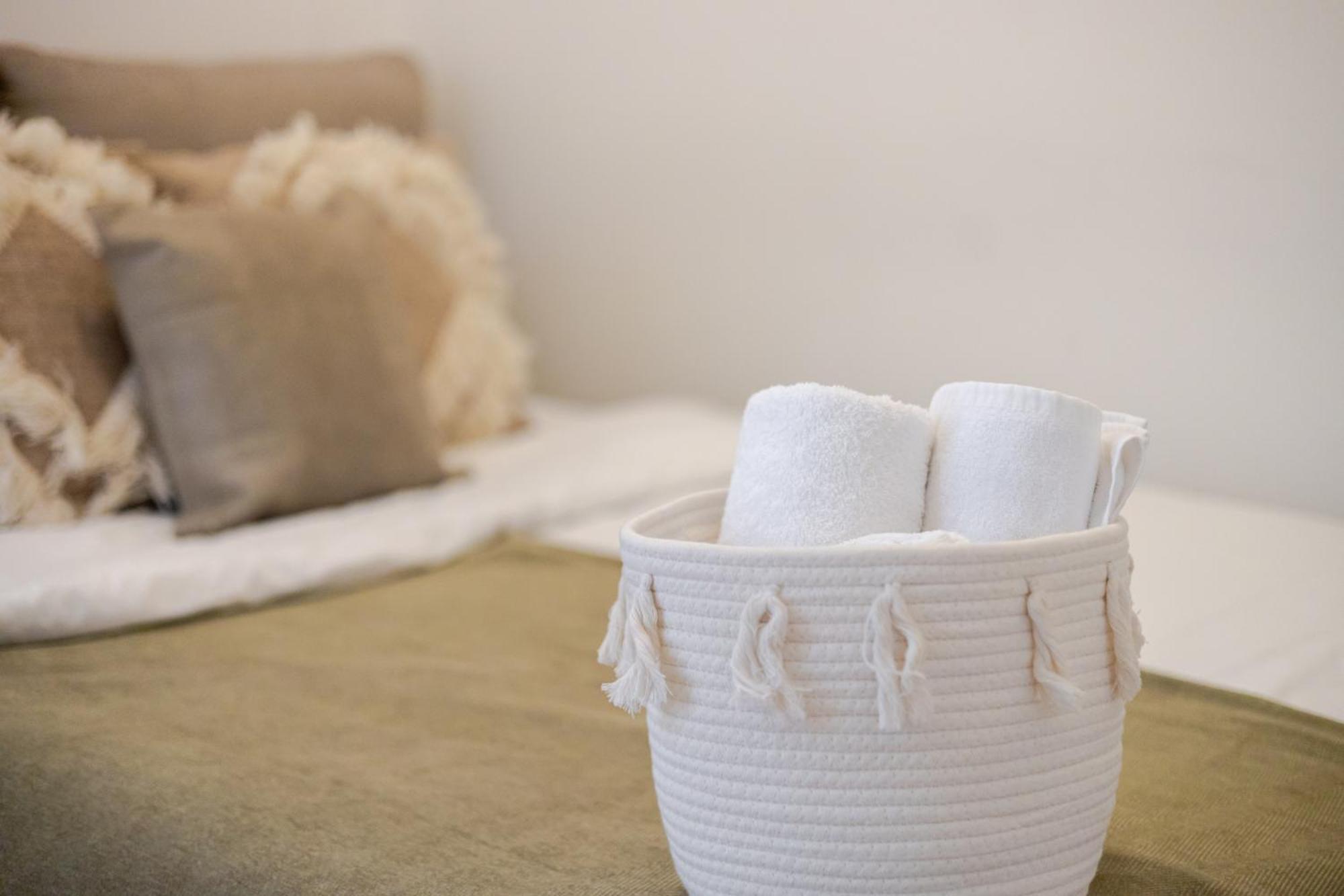 Convenient 4br In Mont Royal Downtown Apartamento